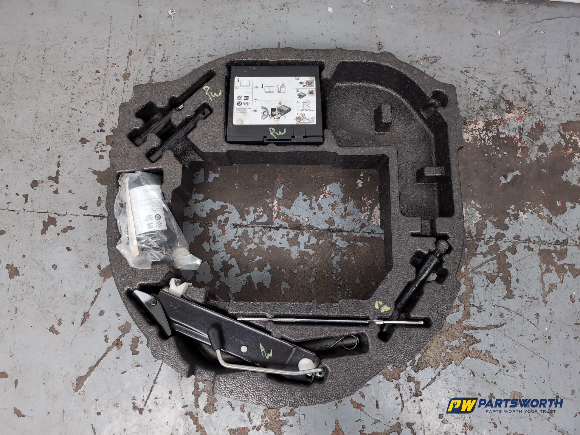Audi A1 Contrast Edition Tdi Spare Wheel Foam Carrier 2008-2012 - photo 10