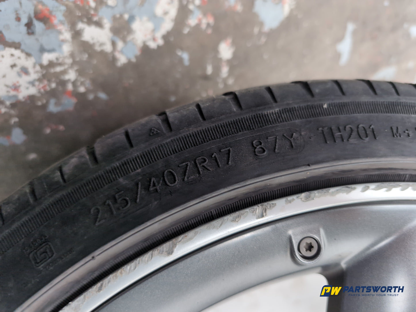 Audi A1 Contrast Edition Tdi Wheel With Tyre 215/40 R17 Silver Black 8x0601025e - photo 10