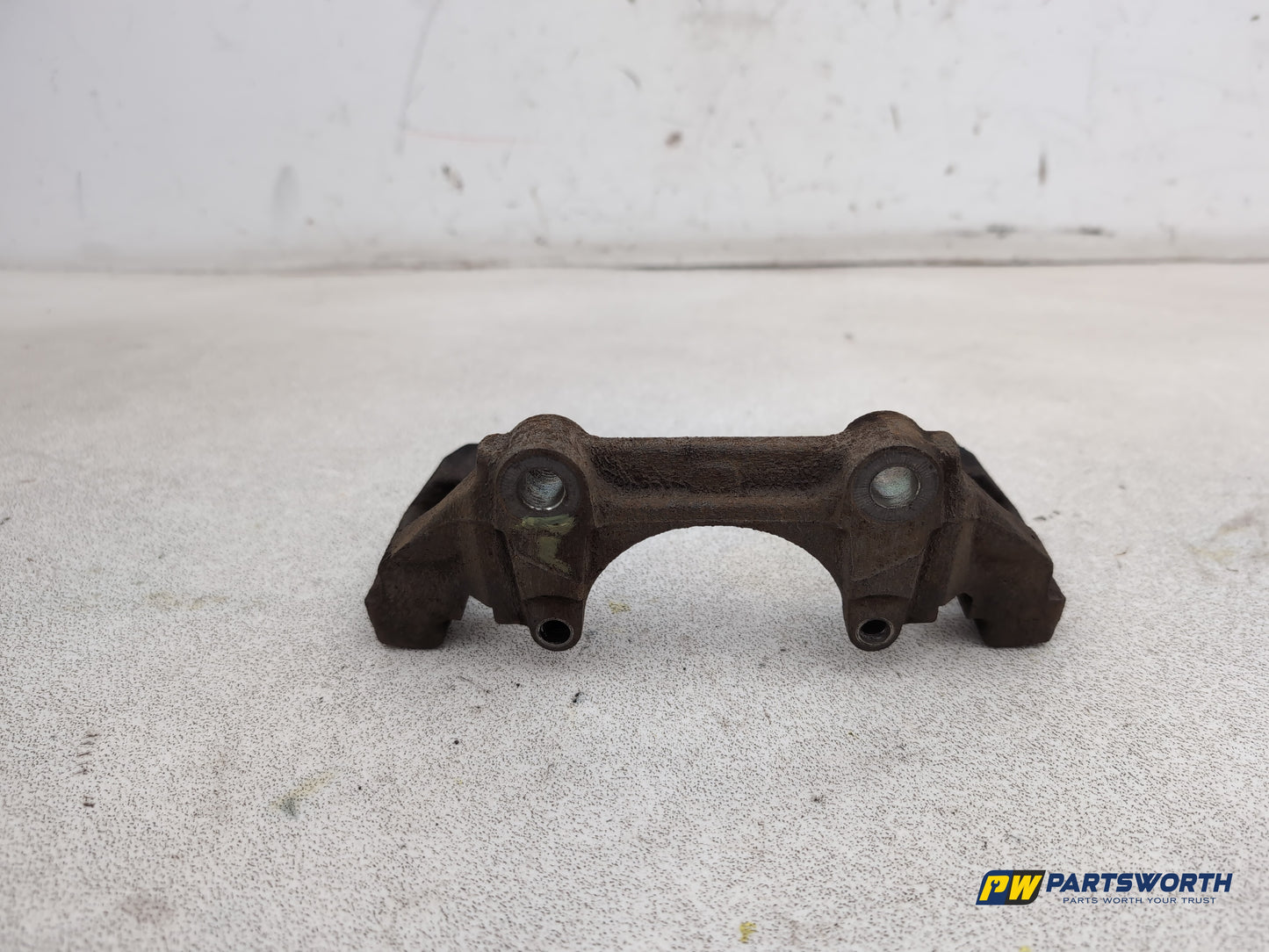 Audi A1 Contrast Edition Brake Caliper Front Support Passenger Side 2008-2012 - photo 4