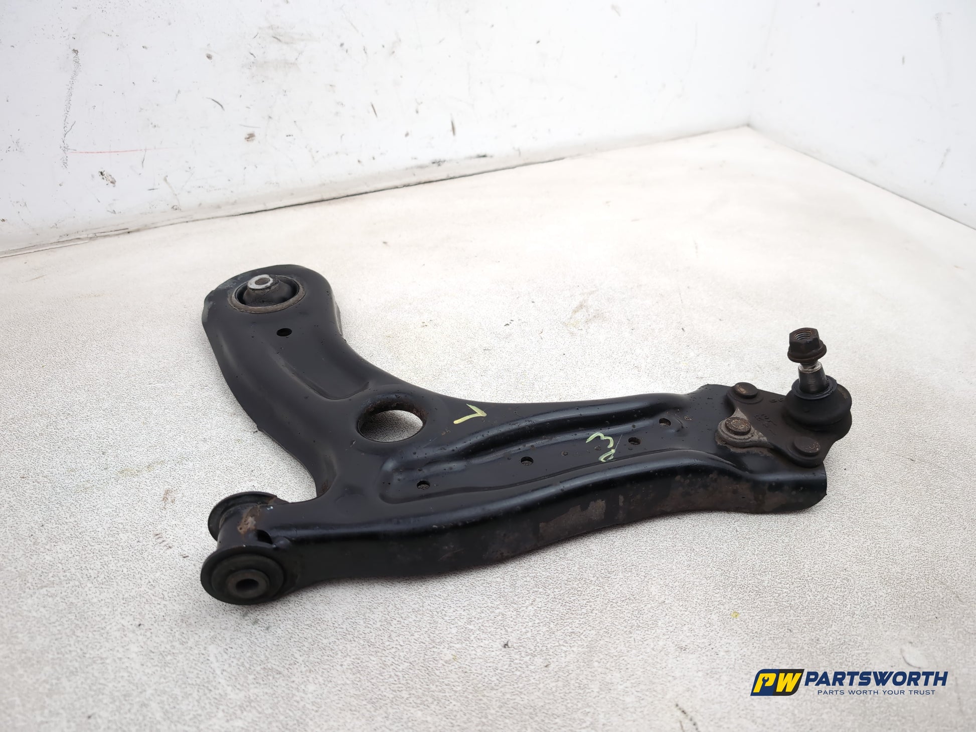 Audi A1 Contrast Edition Left Front Lower Control Arm Passenger Side 6r0407151f - photo 4