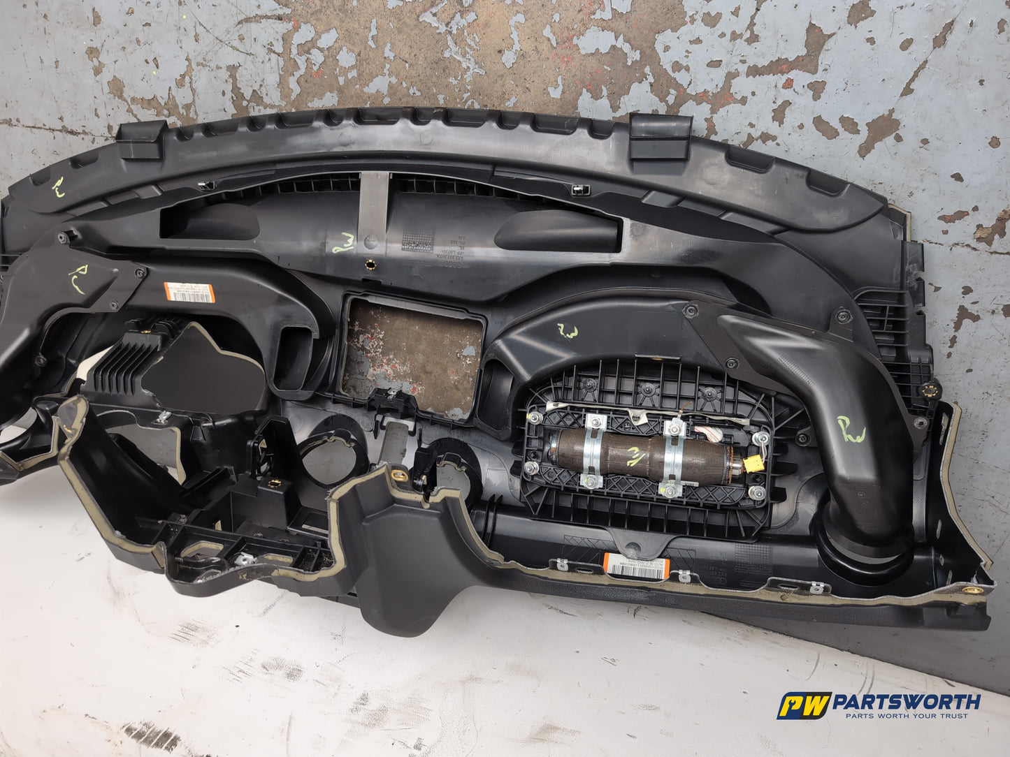 Audi A1 Contrast Edition Tdi Hatchback 1.6l Diesel Dashboard In Black 2010-2012 - photo 10