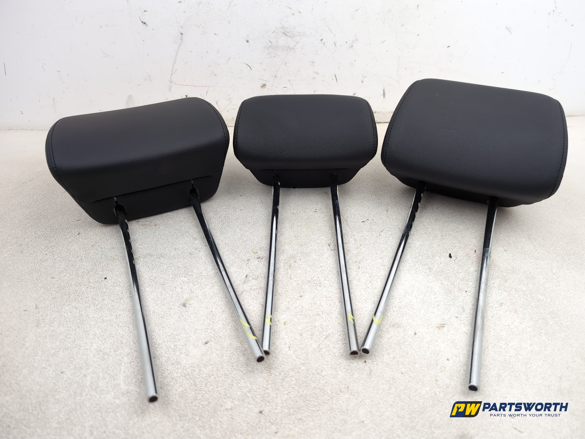 Mercedes-Benz E220 W212 Saloon Rear Headrest Black Leather 2009-2016 - photo 4