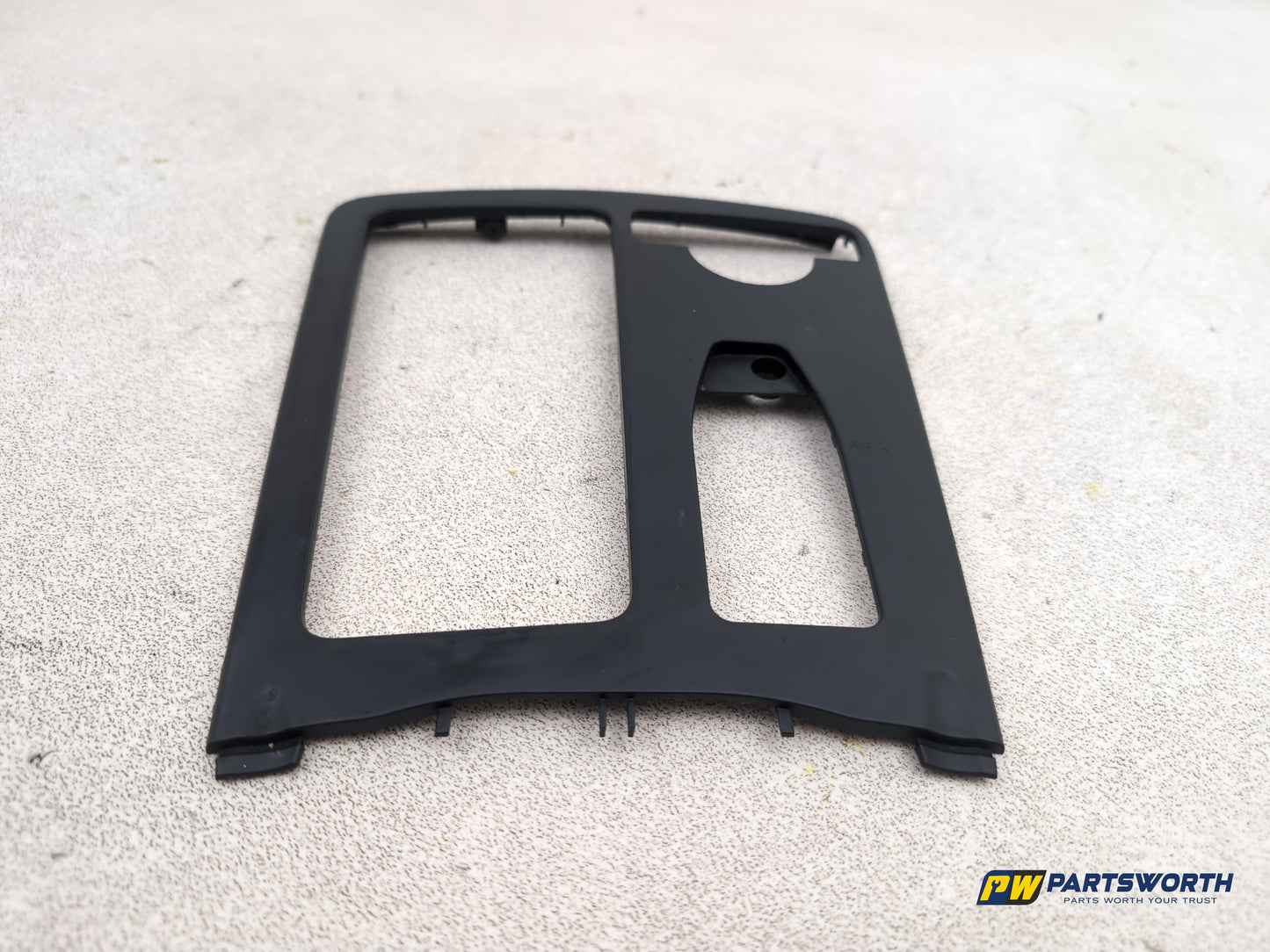 Mercedes-Benz E220 E-Class W212 Centre Console Trim A2046800207 2009-2016 - photo 4