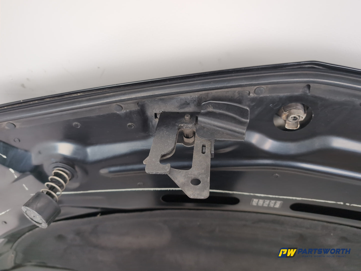 Mercedes-Benz E220 E-Class W212 Saloon Bonnet Obsidian Black Metallic C197 - photo 10