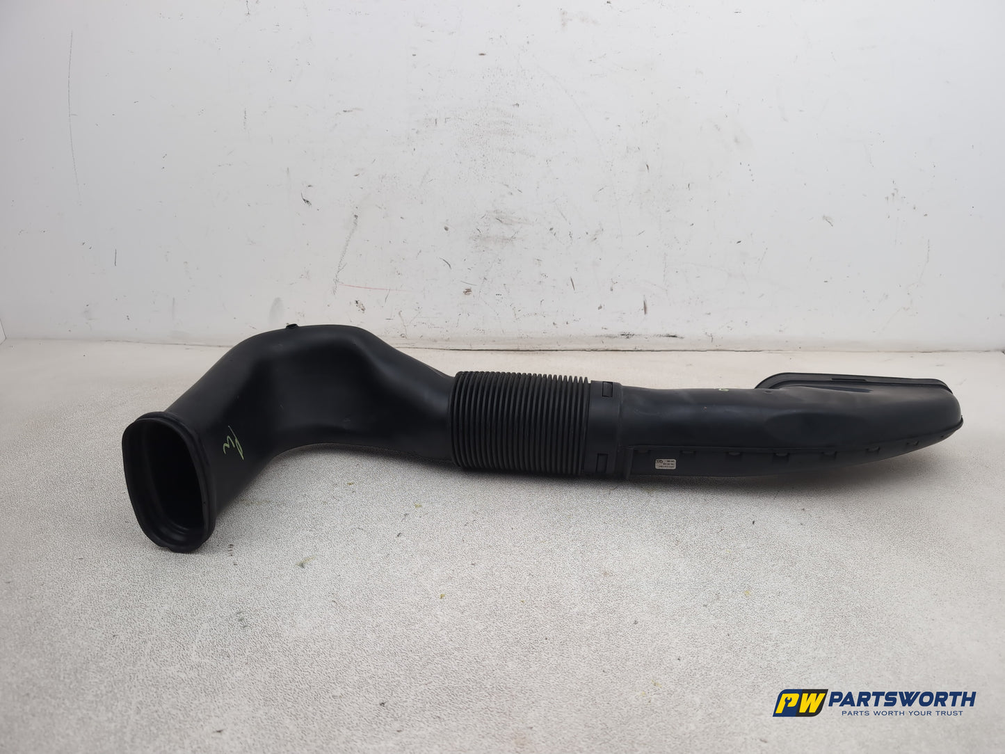 Mercedes-Benz E220e-Class W212 Air Intake Hose Pipe Line A6510903437 2009-2016 - photo 4