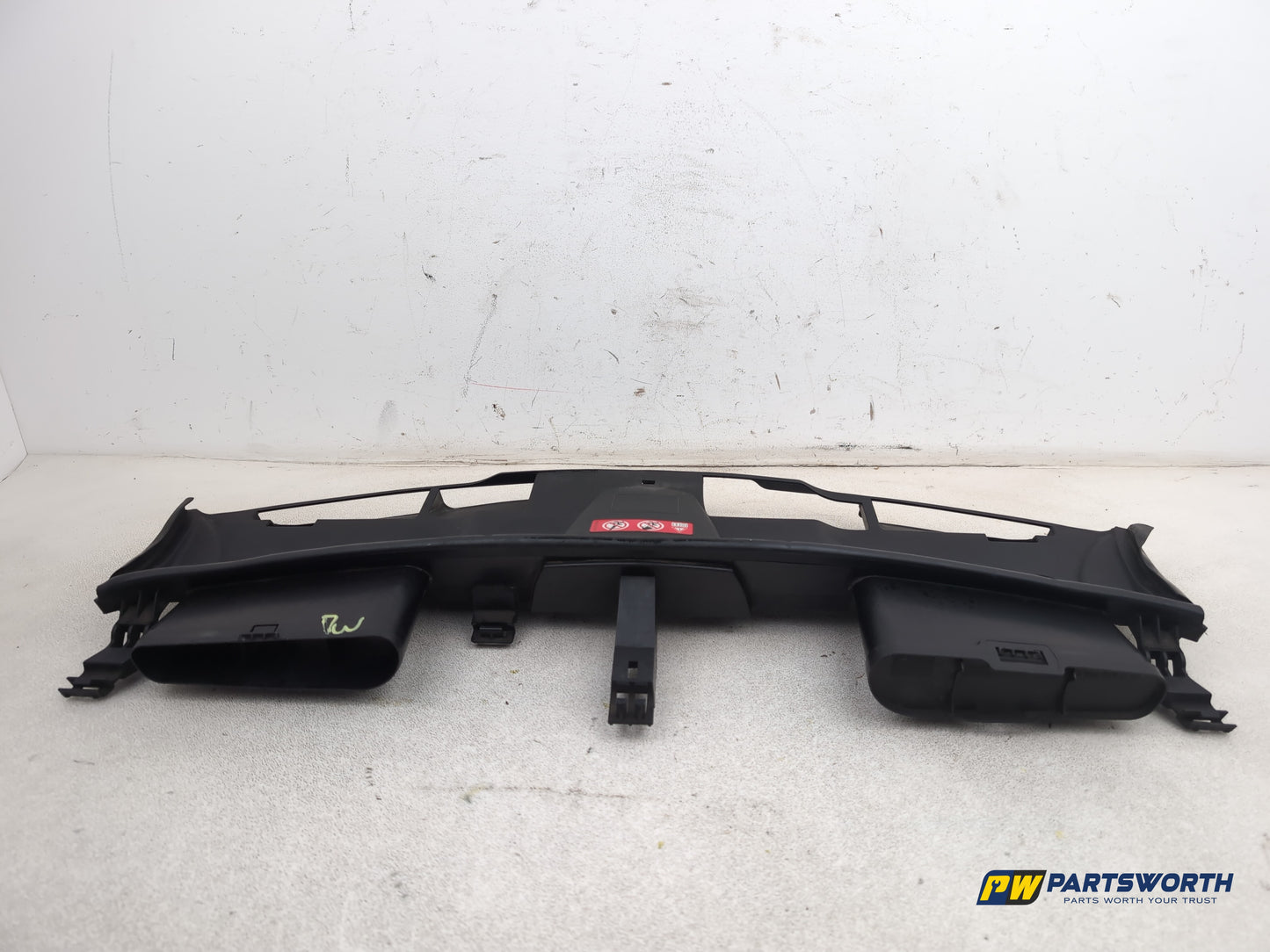 Mercedes-Benz E220 W212 E-Class Slam Panel Air Intake Duct Guide A2125000155 - photo 4