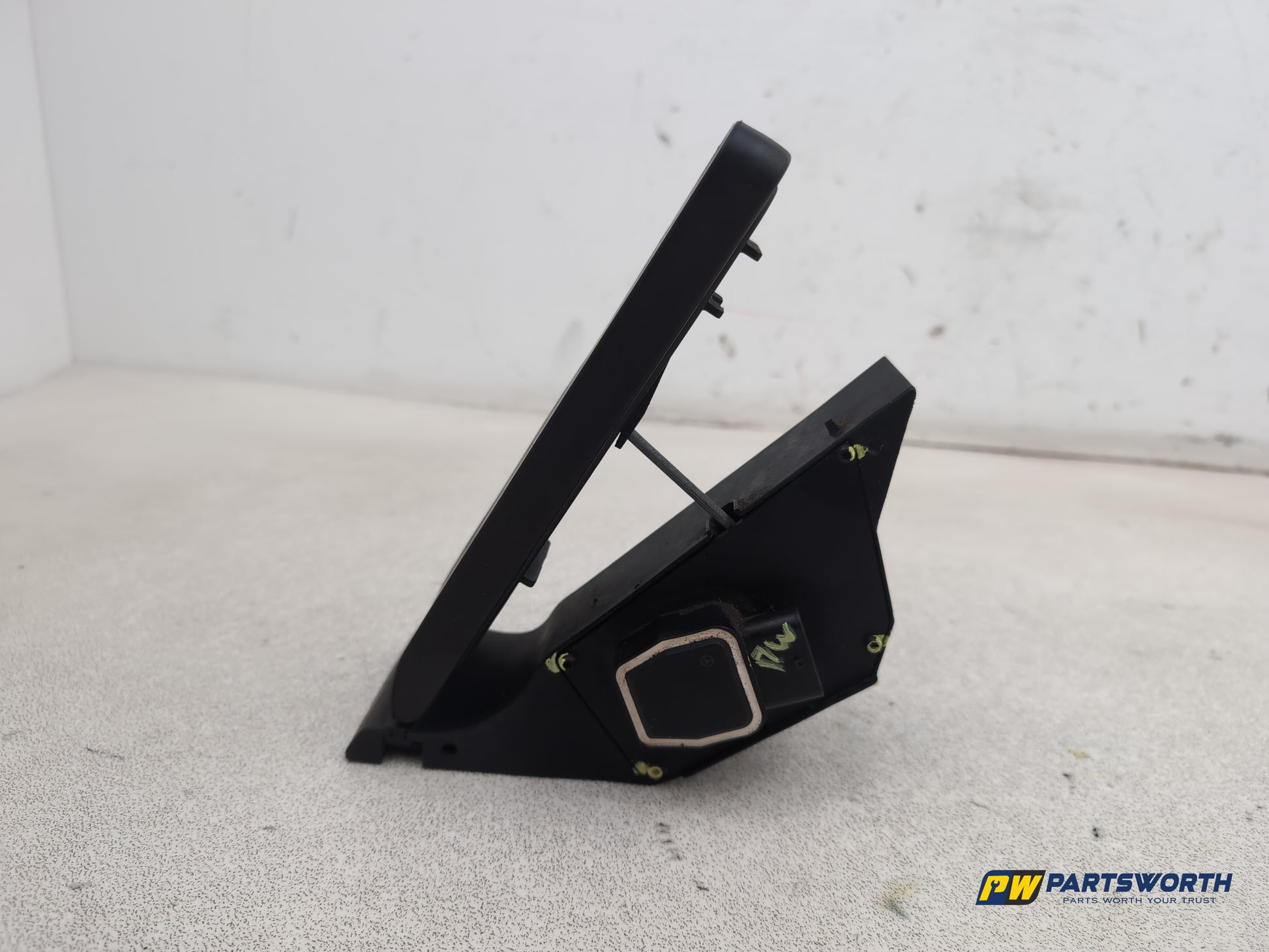 Mercedes-Benz E220 E-Class W212 Throttle Pedal Accelerator Unit A2043000004 - photo 4