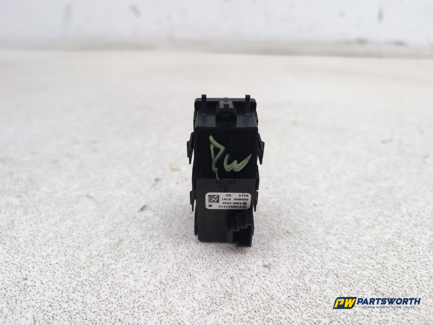 Mercedes-Benz E220 E-Class W212 Hazzard Light Switch A2128207210 2009-2016 - photo 4