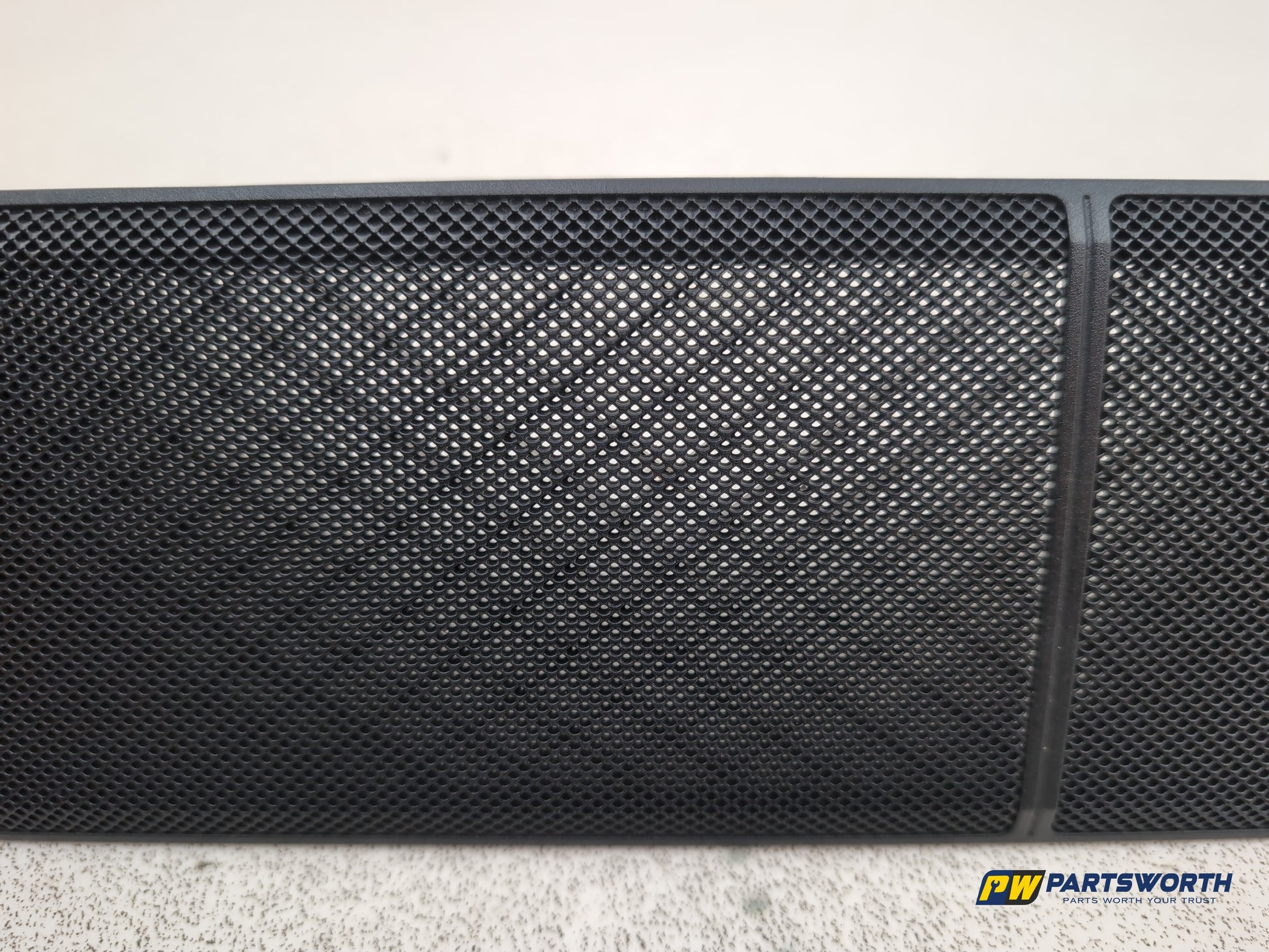 Mercedes-Benz E220 E-Class W212 Saloon Rear Parcel Shelf Speaker Cover Grill - photo 4