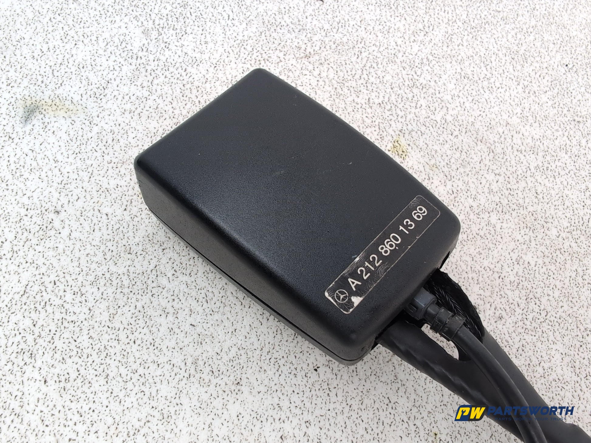 Mercedes-Benz E220 E-Class W212 Seat Belt Buckle Front Left/Right A2128601369 - photo 4