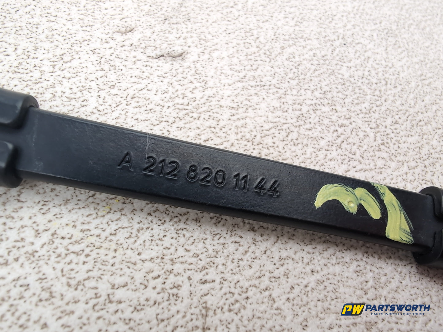 Mercedes-Benz E220 E-Class W212 Front Wiper Arm Set A2128201044 2009-2016