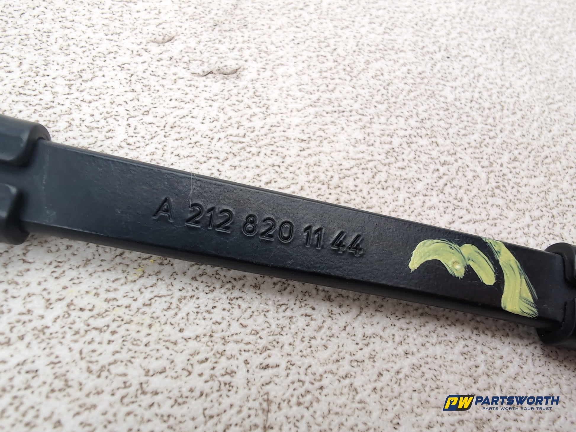 Mercedes-Benz E220 E-Class W212 Front Wiper Arm Set A2128201044 2009-2016