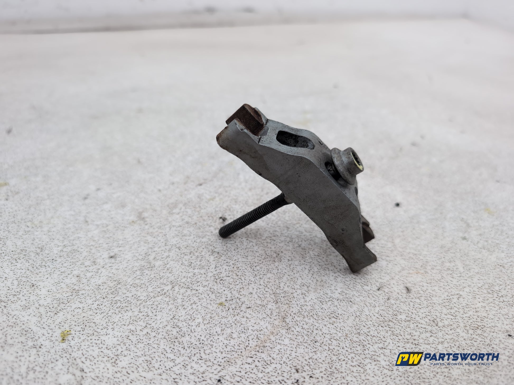 Audi A1 Contrast Edition Tdi 1.6l Diesel Fuel Injector Holding Clamp Bracket - photo 8