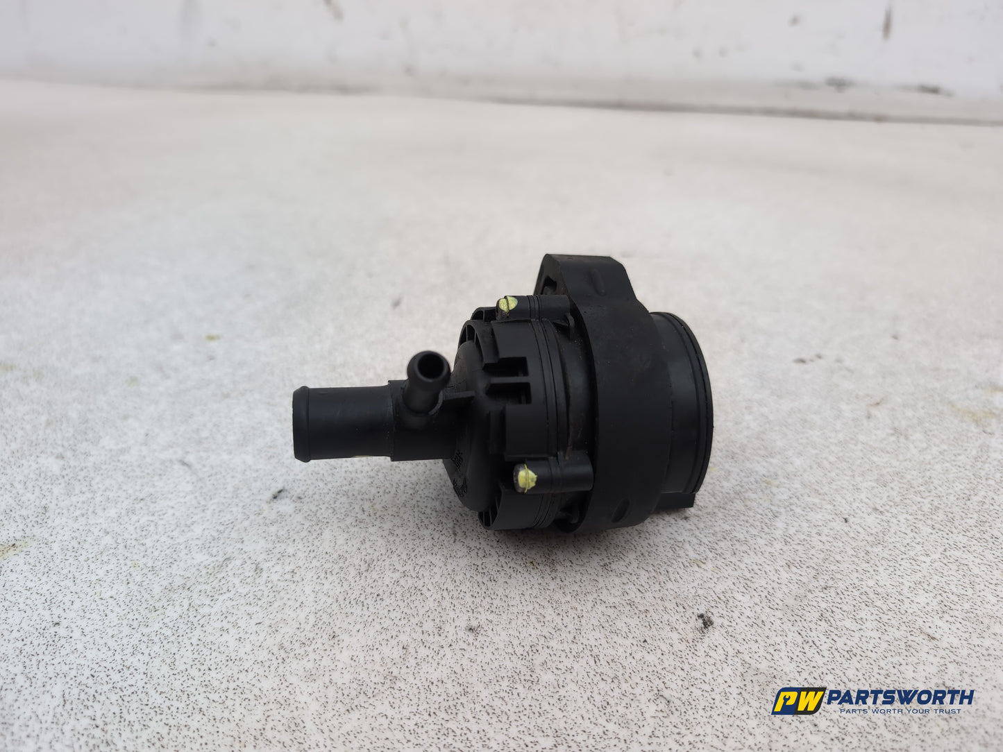 Mercedes-Benz E-Class E220 Blueef-Cy Water Coolant Pump A2118350028 2009-2016 - photo 4