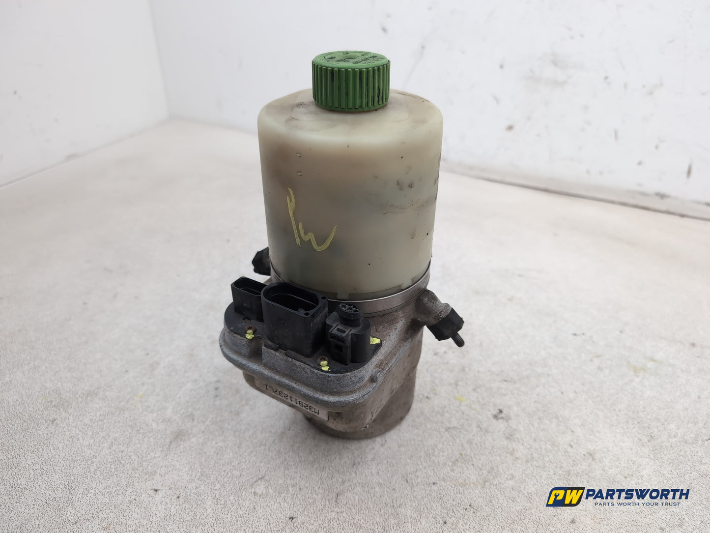 Audi A1 Contrast Edition Tdi Power Steering Rack Pump 6r0423156b 2008-2012 - photo 4