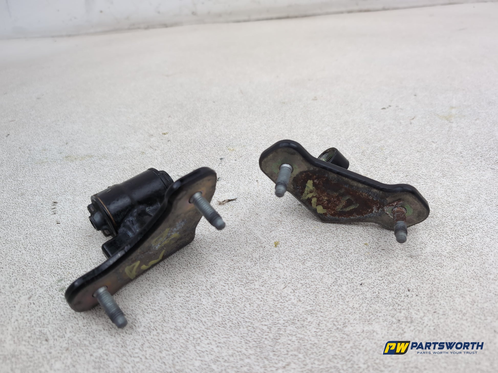 Mercedes-Benz E220 E-Class W212 Front Door Hinges Pair Rh Driver Side 2009-2012 - photo 4