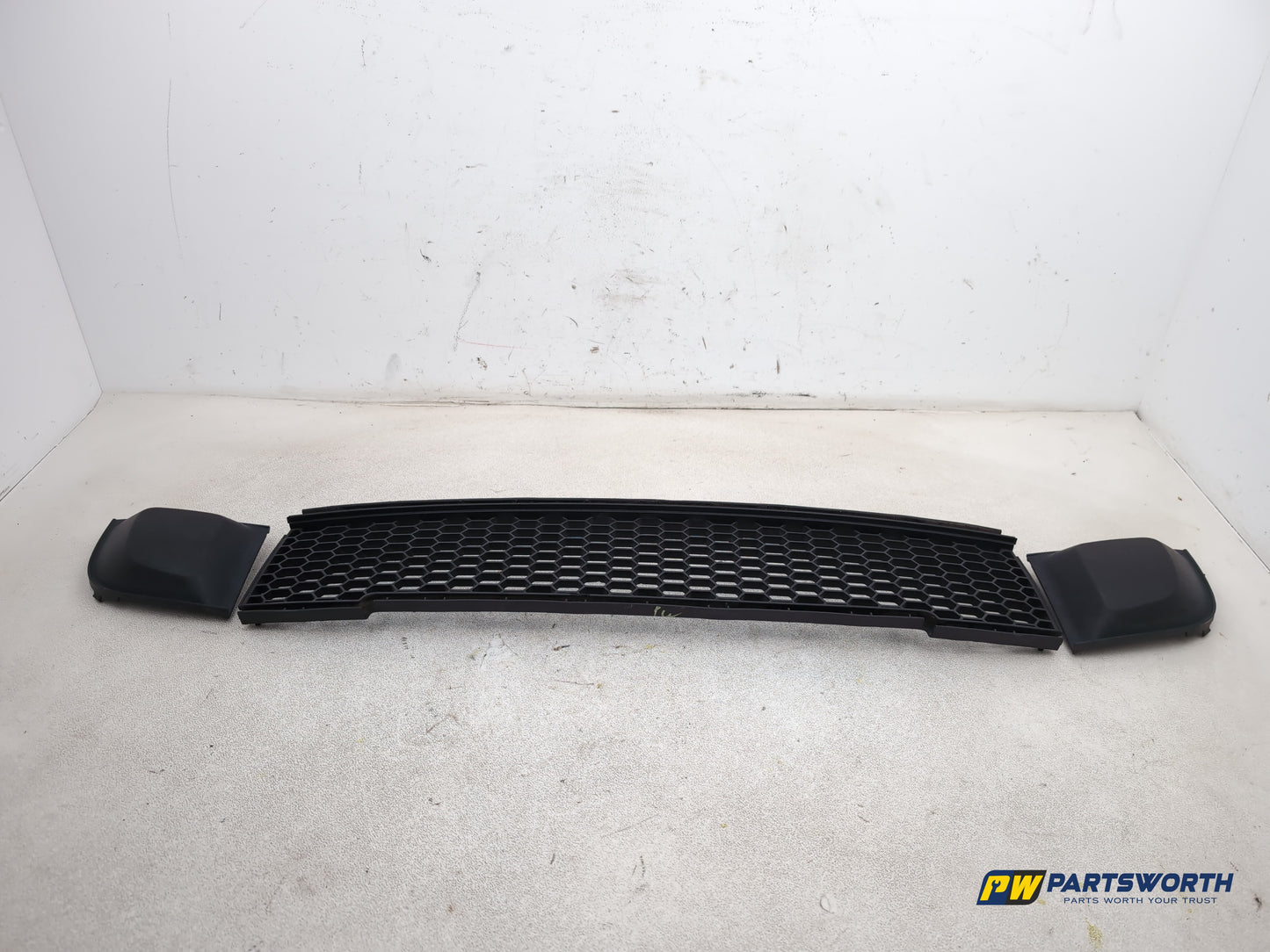 Fiat 500 Pop Hatchback Front Bumper Grille 2007-2009 - photo 4