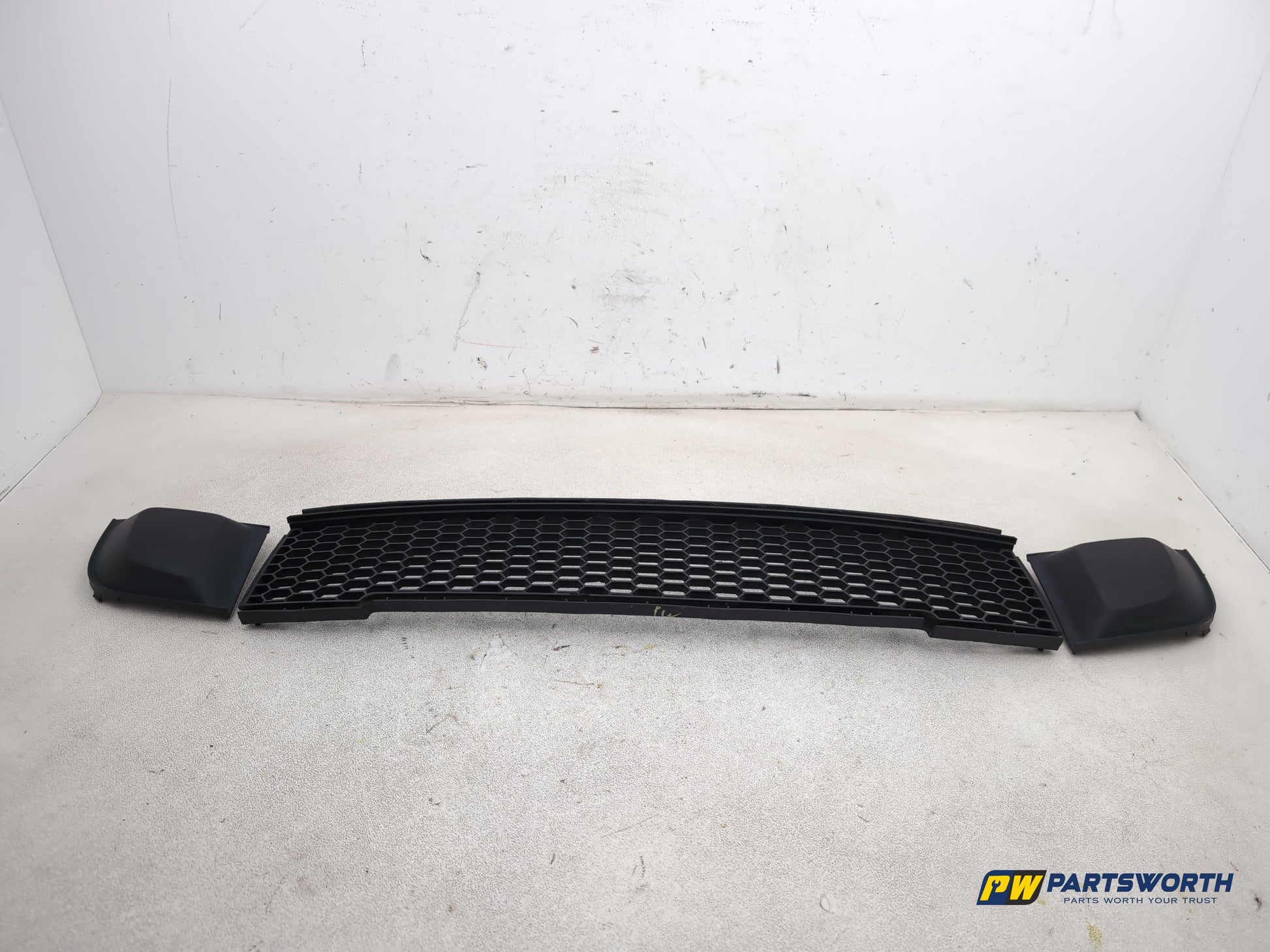 Fiat 500 Pop Hatchback Front Bumper Grille 2007-2009 - photo 4