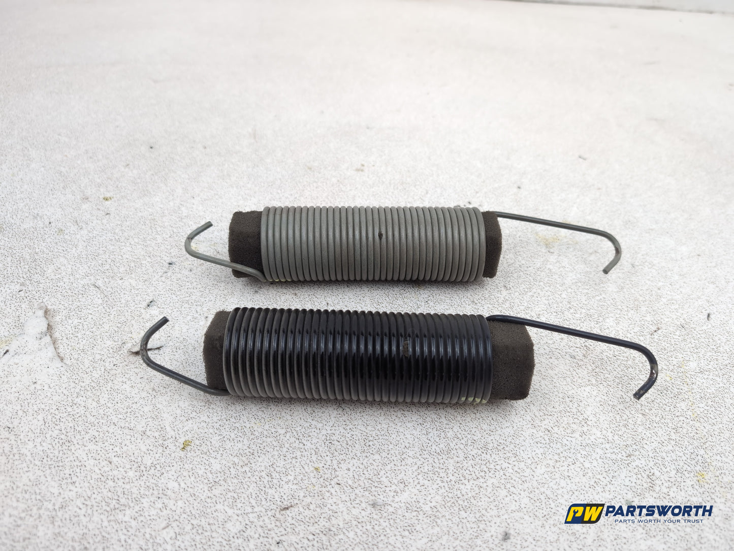 Mercedes-Benz E220 E-Classw212 Rear Boot Lid Tension Spring 2009-2016 - photo 4