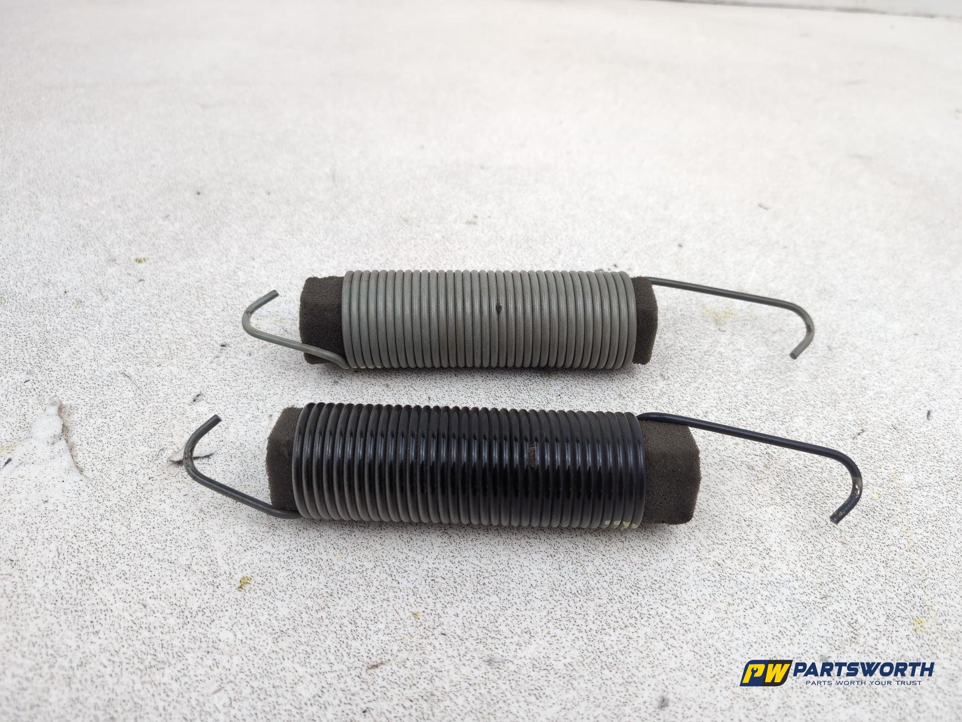 Mercedes-Benz E220 E-Classw212 Rear Boot Lid Tension Spring 2009-2016 - photo 4
