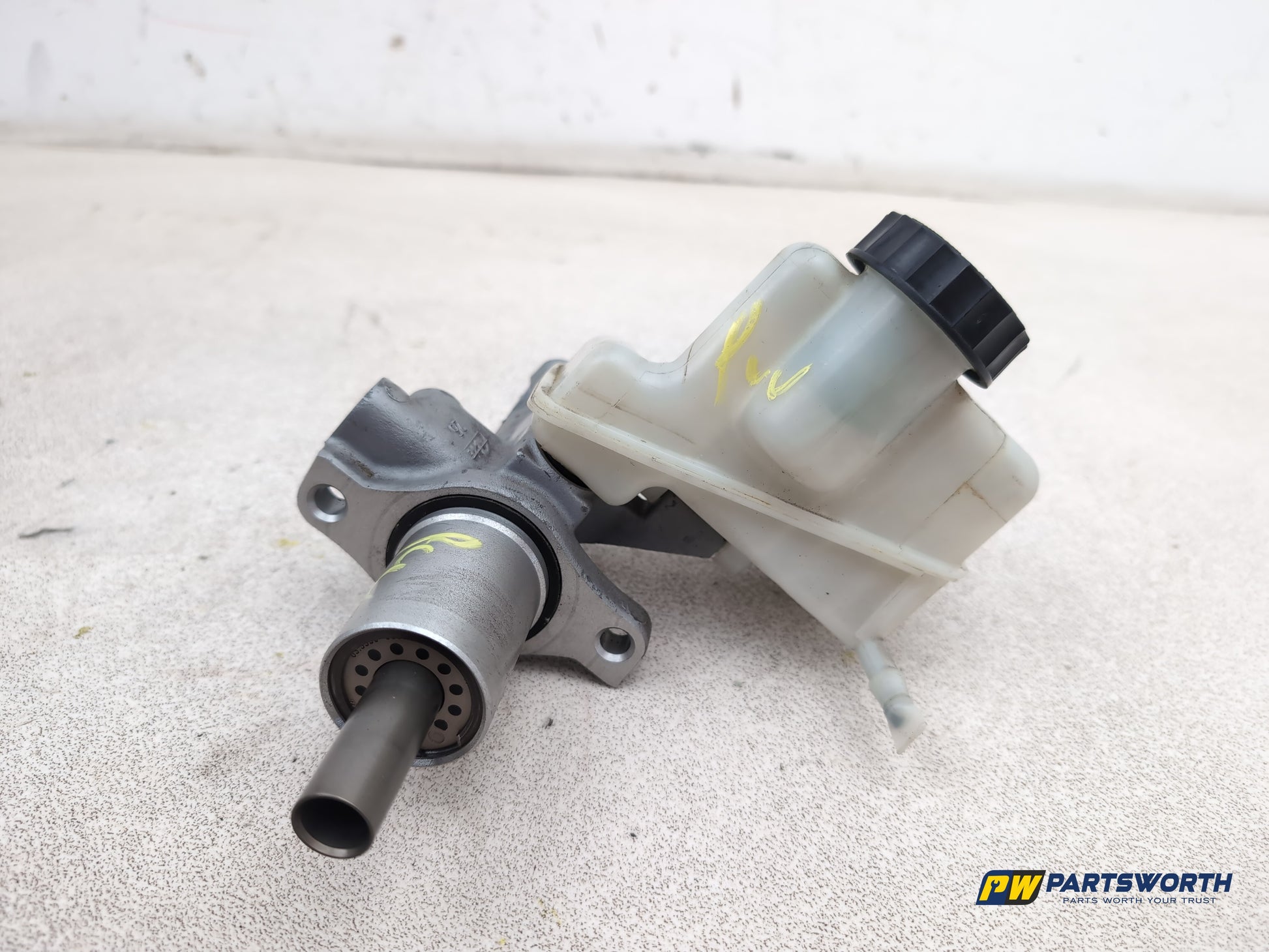 Mercedes-Benz E220 E-Class W212 Brake Master Cylinder Assembly A2044300102 - photo 4