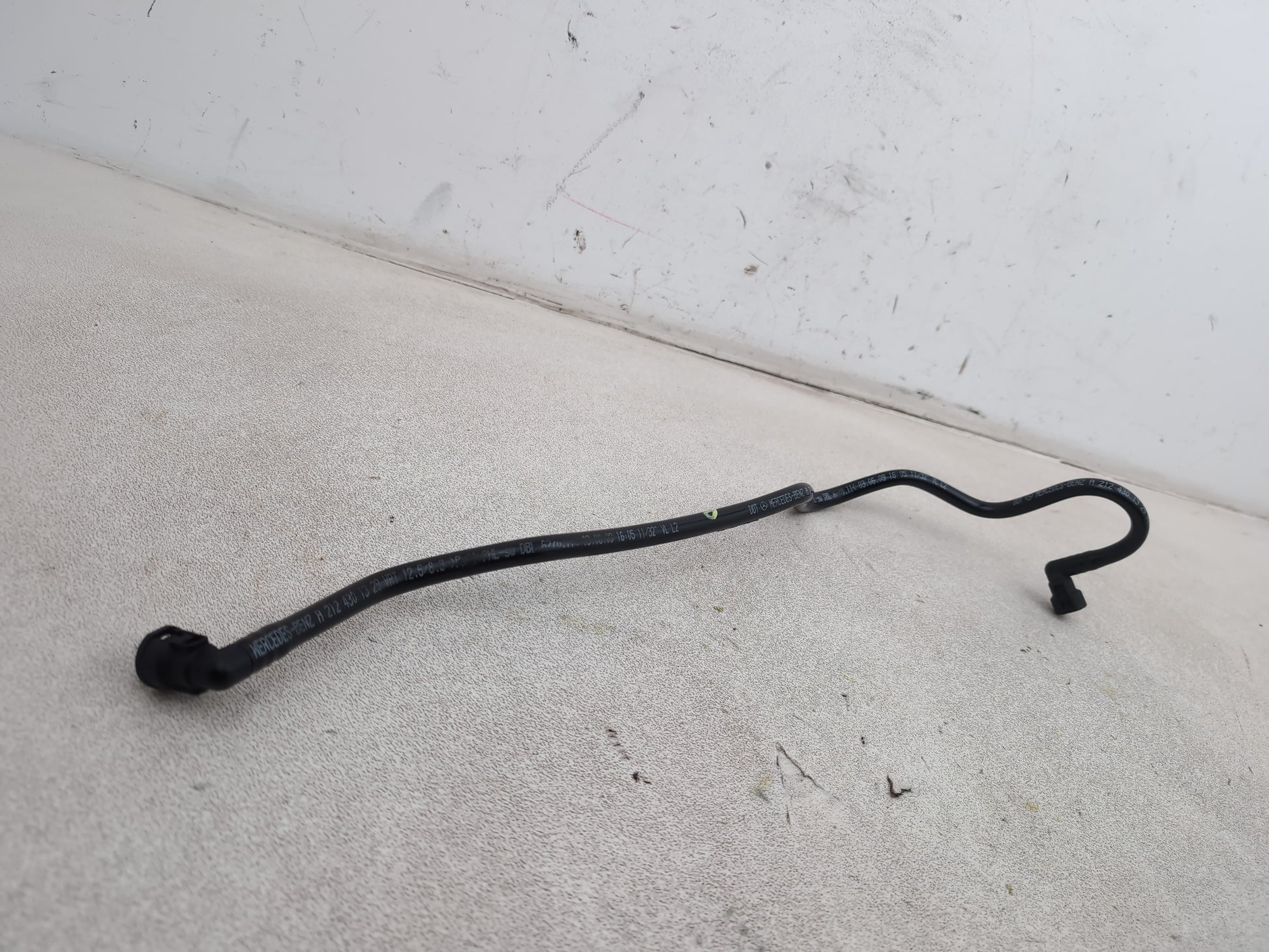 Mercedes-Benz E220 W212 Brake Servo Vacuum Pipe Hose A2124301329 - photo 4