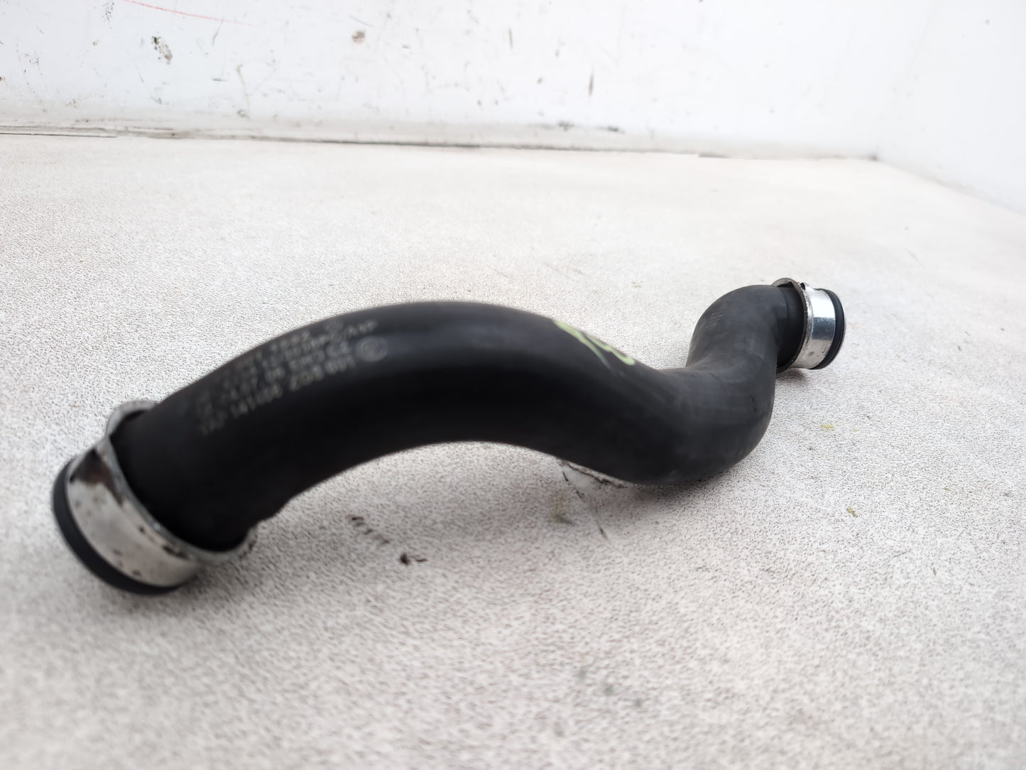 Mercedes-Benz E220 W212 Water Pipe Coolant Hose Engine Cooling A2045011582 - photo 4