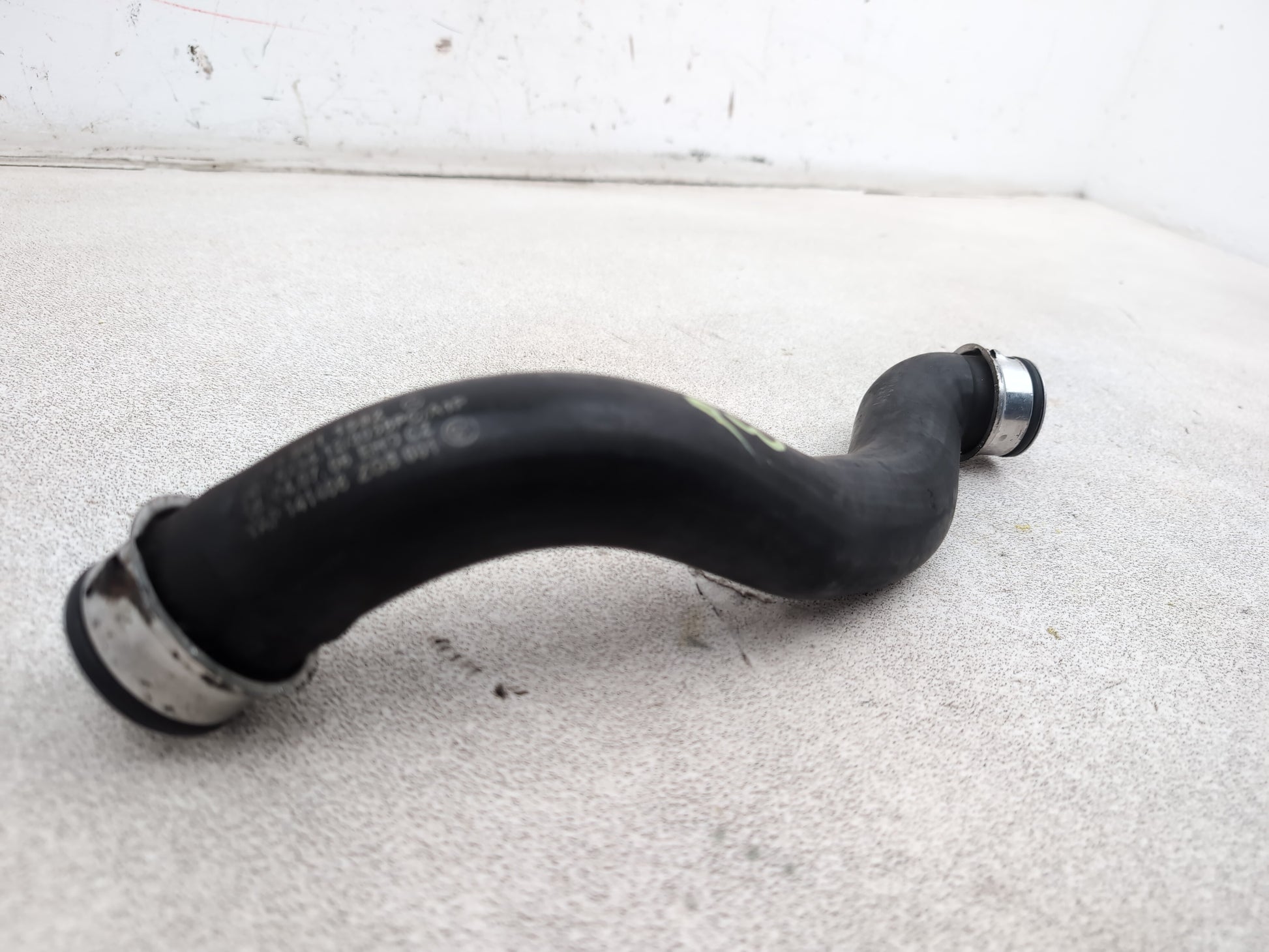 Mercedes-Benz E220 W212 Water Pipe Coolant Hose Engine Cooling A2045011582 - photo 4