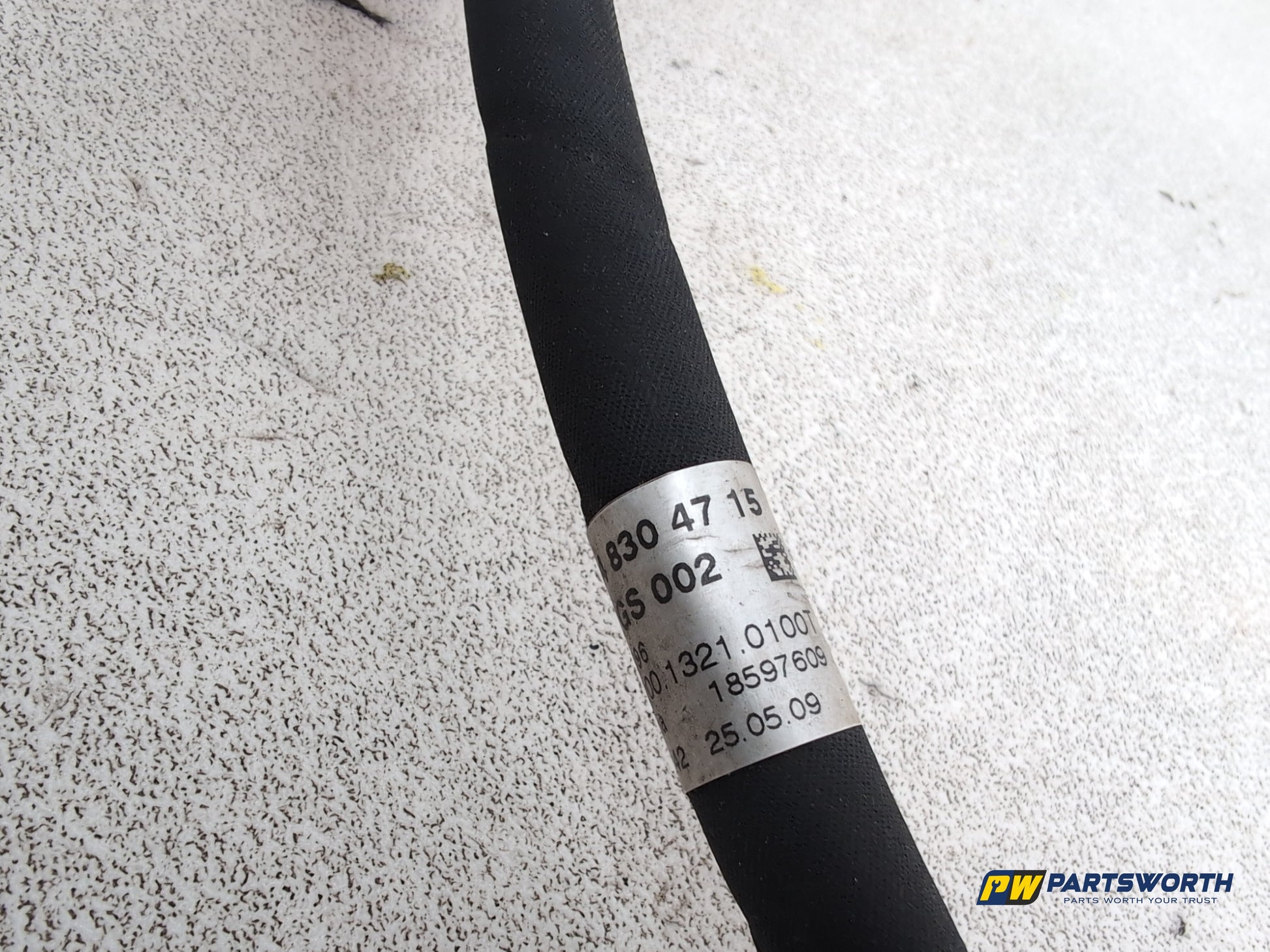 Mercedes-Benz E220 W212 Air Conditioning Pipe A/C Hose Line A2048304715 - photo 10