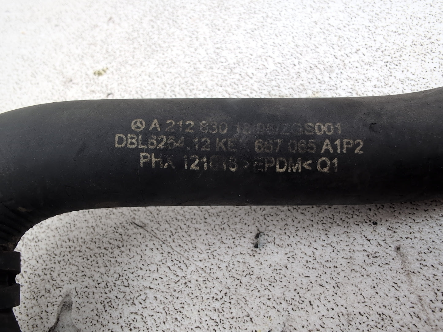 Mercedes-Benz E220 W212 Water Pipe Engine Cooling Coolant Hose Line A2128301896 - photo 4