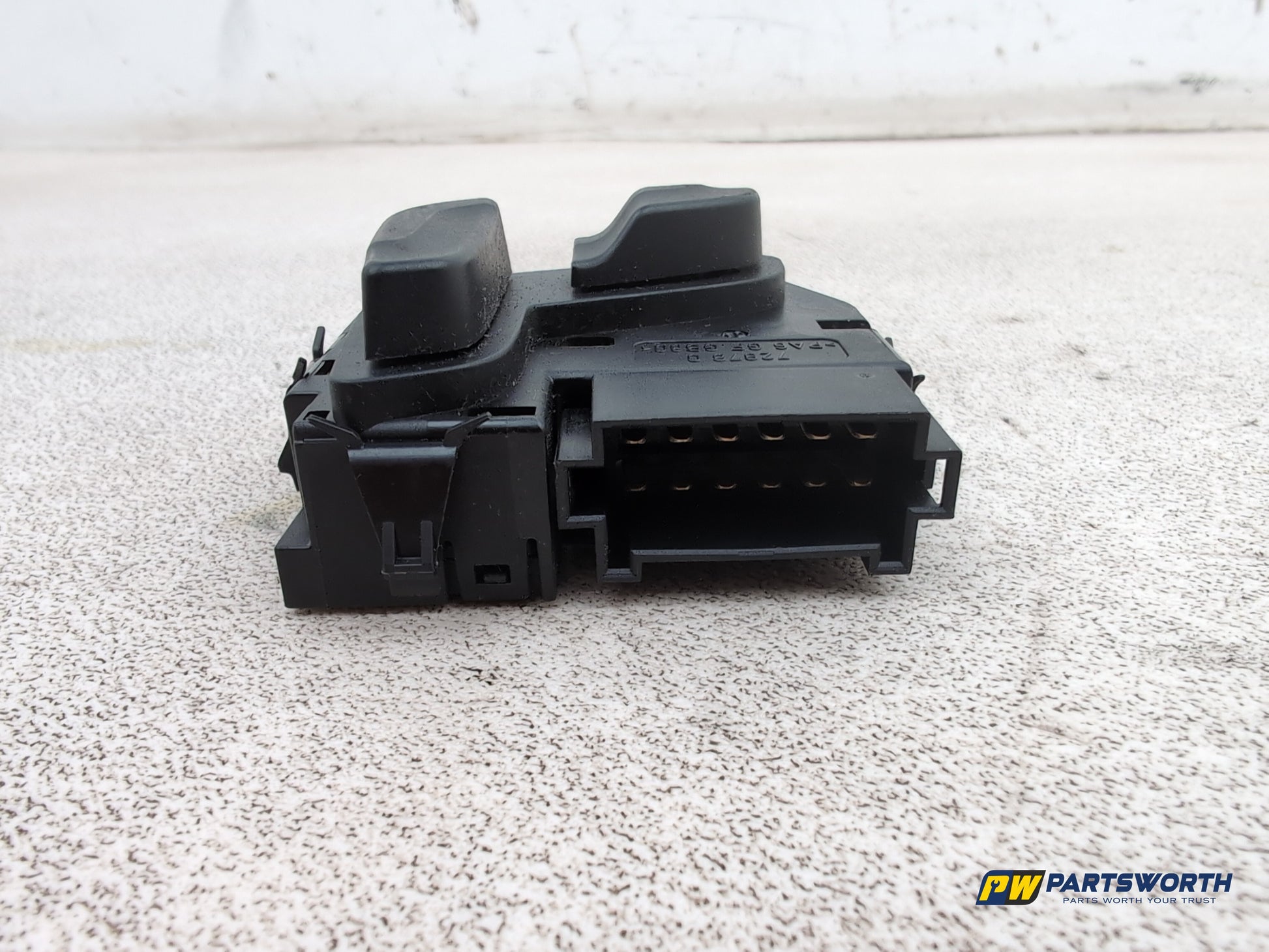 Mercedes-Benz E220 E-Class W212 Front Right Seat Control Switch A2048701958 - photo 4