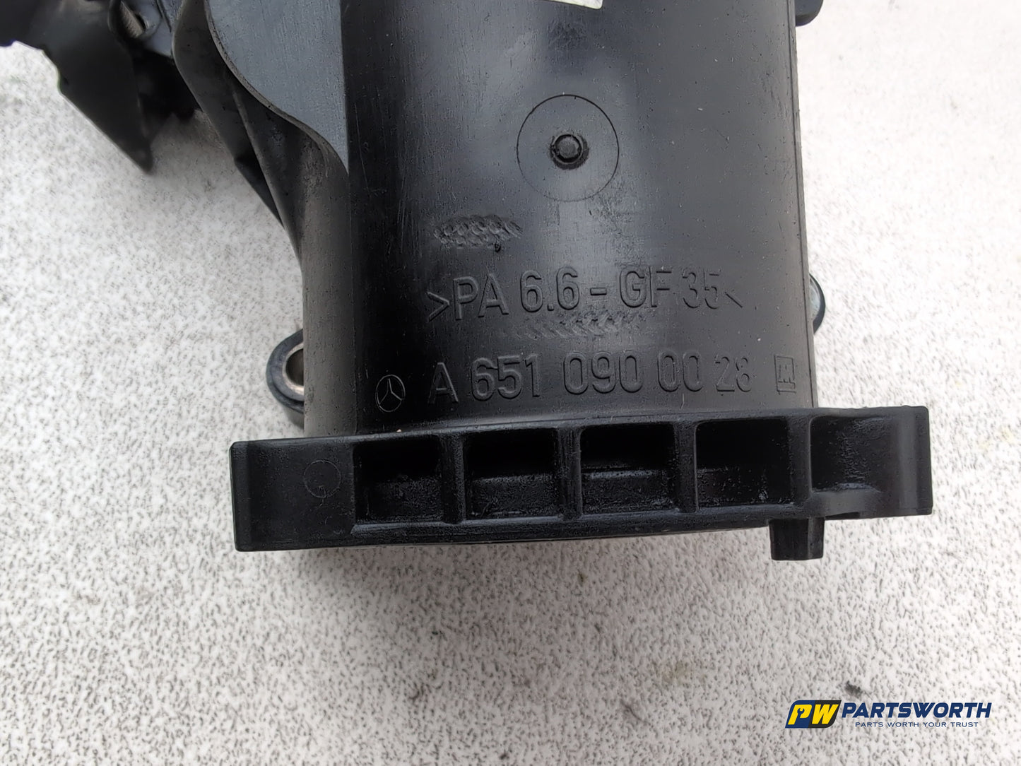 Mercedes-Benz E220 E-Class W212 Engin Inlet Manifold A6510900028 2009-2016 - photo 4