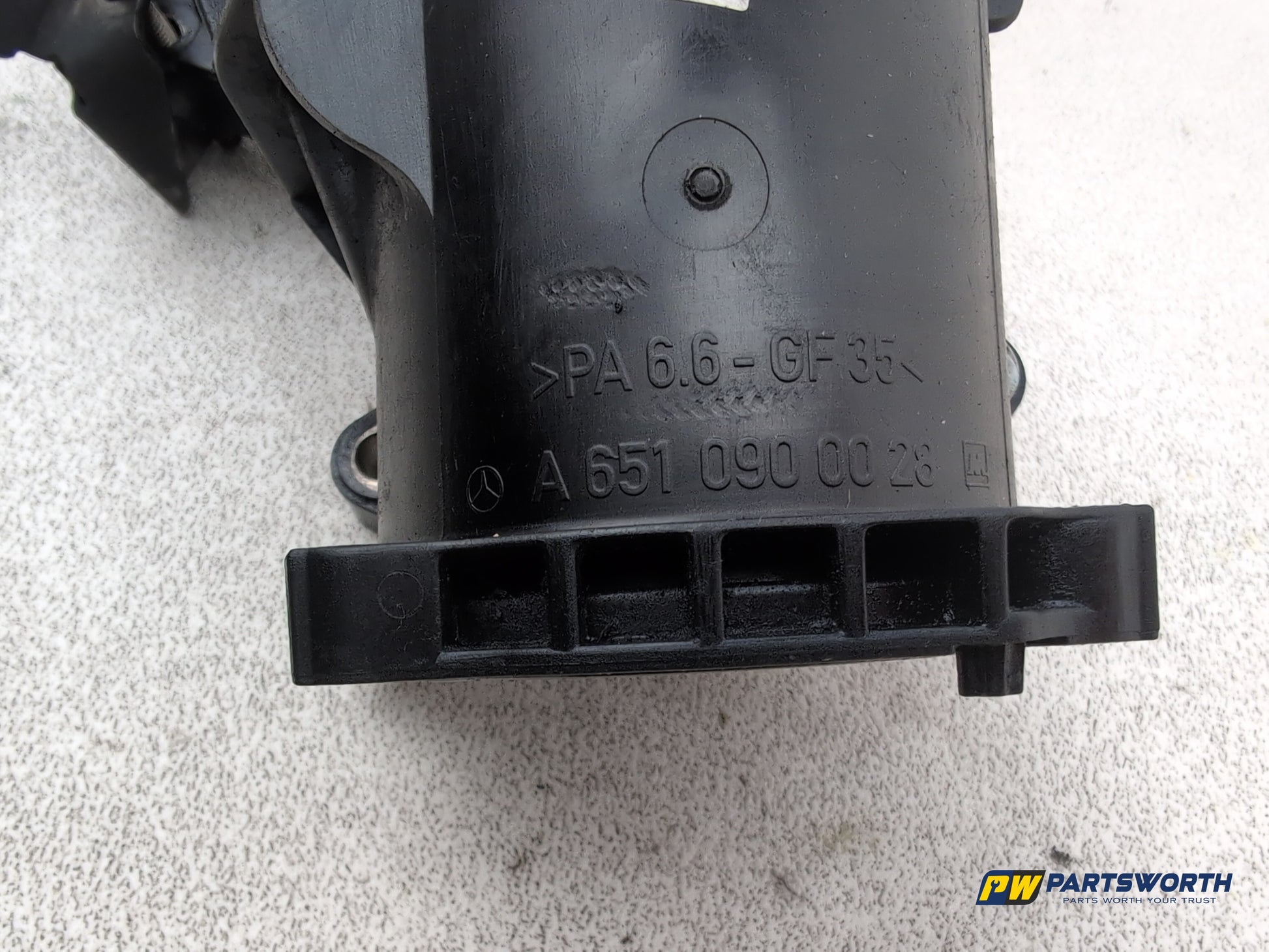 Mercedes-Benz E220 E-Class W212 Engin Inlet Manifold A6510900028 2009-2016 - photo 4