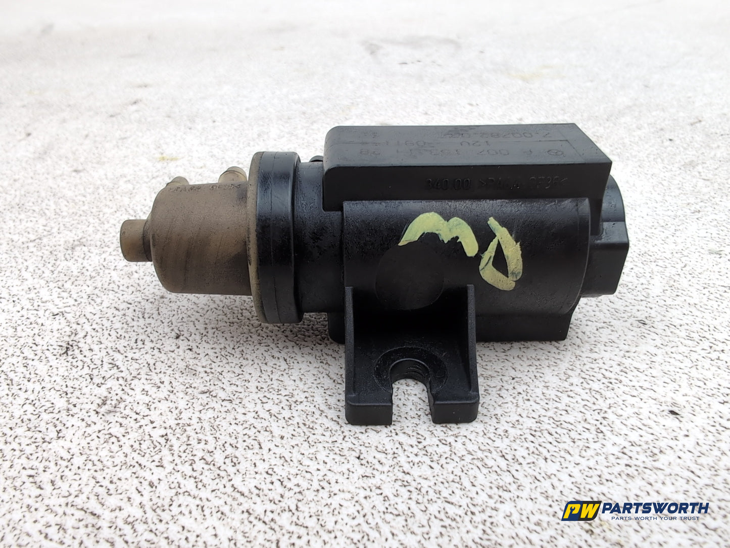 Mercedes-Benz E220 E-Class W212 Turbo Solenoid Valve A0071531428 2009-2016 - photo 4