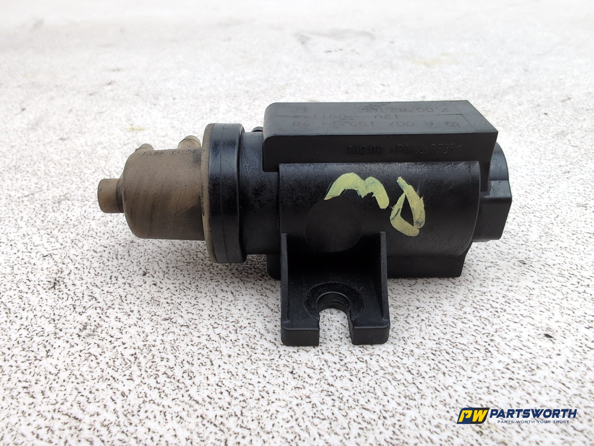 Mercedes-Benz E220 E-Class W212 Turbo Solenoid Valve A0071531428 2009-2016 - photo 4