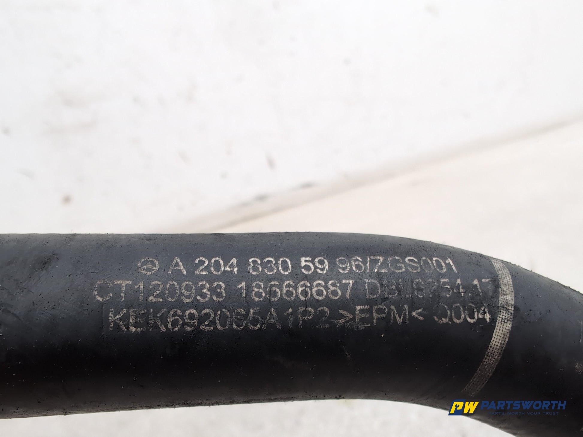 Mercedes-Benz E220 E-Class W212 Coolant Hose Pipe A2048305996 2009-2016 - photo 4