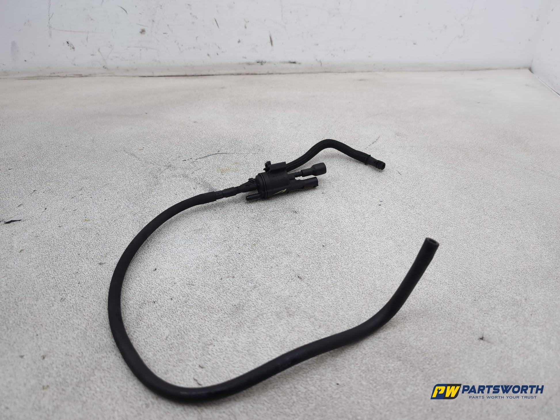 Mercedes-Benz E220 E-Class W212 Vacuum Valve Solenoid And Pipe 0025401497 - photo 3