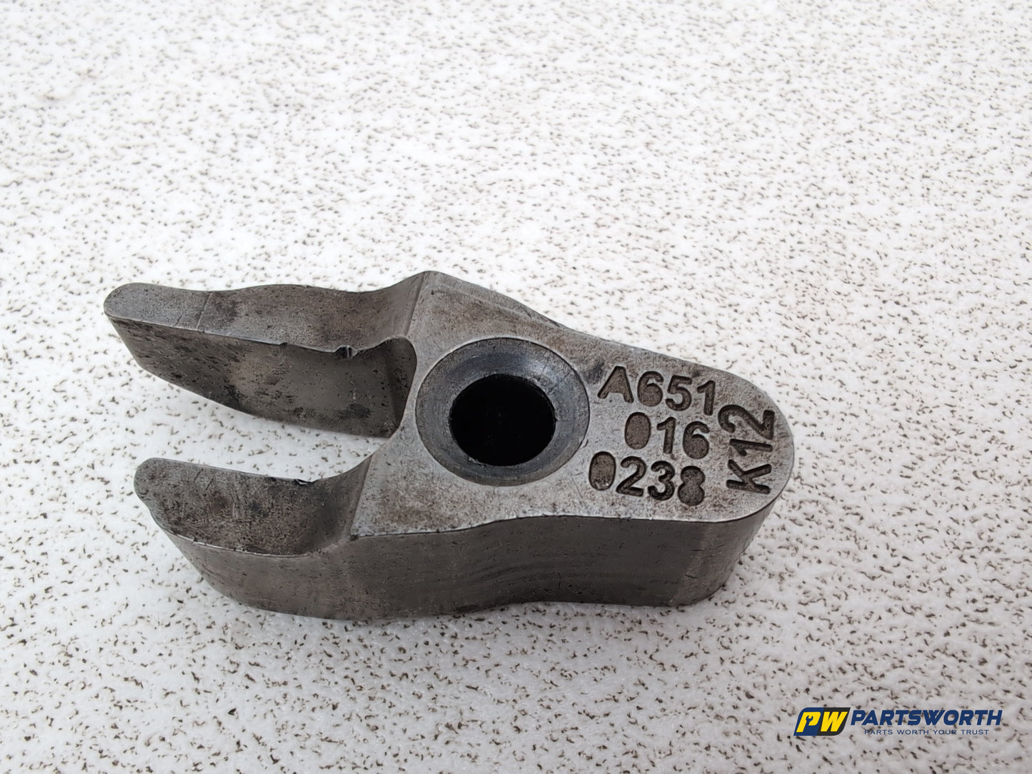 Mercedes-Benz E220 E-Class W212 2.1l Diesel Fuel Injector Clamp With Bolt - photo 4
