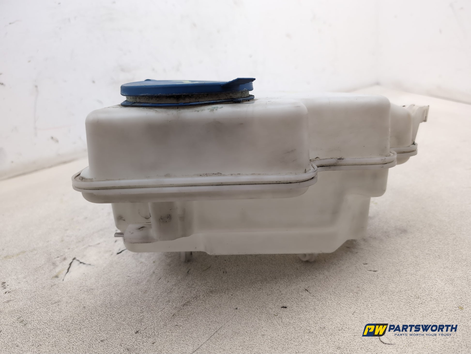 Mercedes-Benz B200 B-Class W245 Washer Bottle Windscreen A1698690220 2005-2011 - photo 4