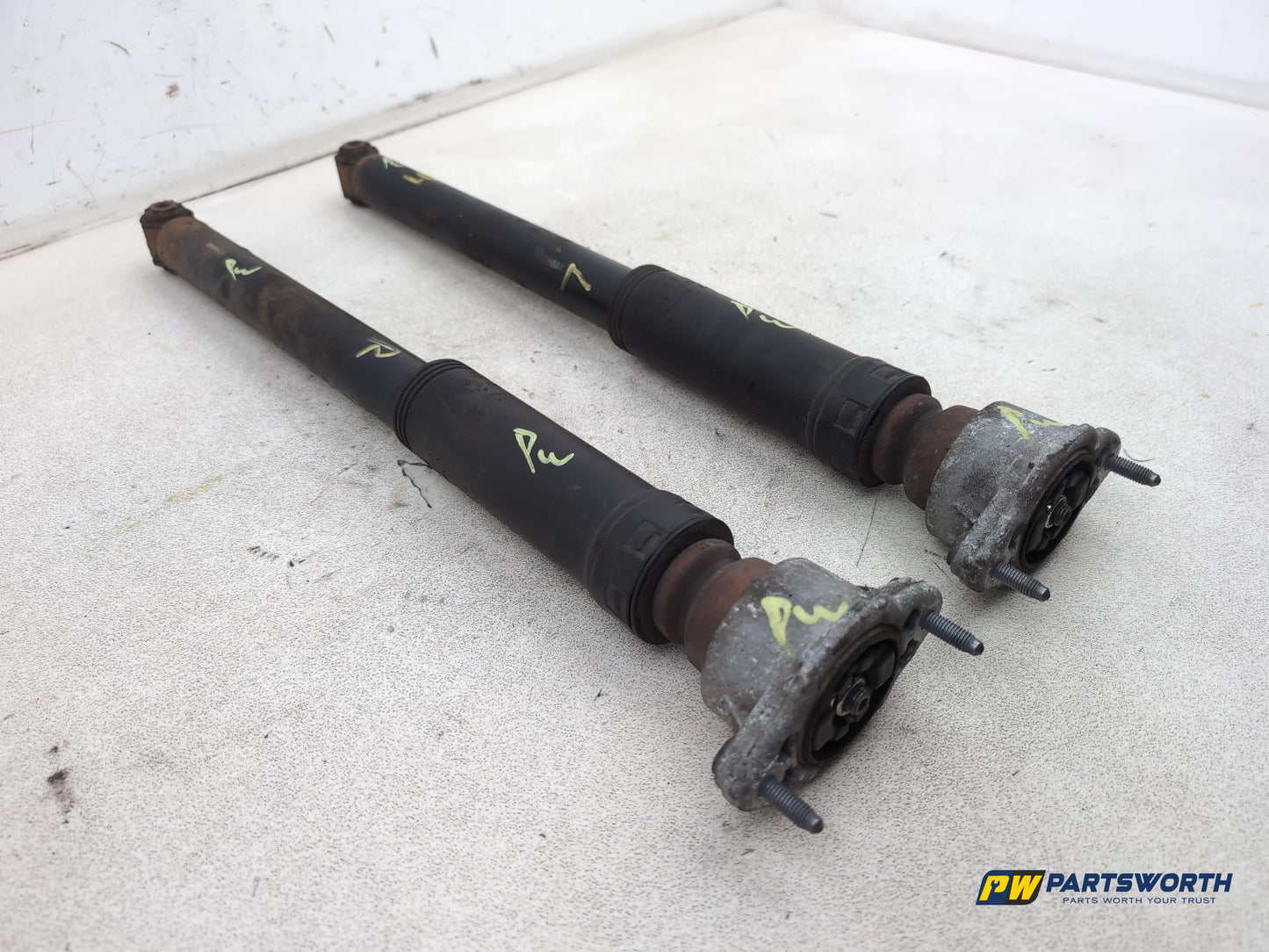 Mercedes-Benz E220 E-Class W212 Rear Shock Absorber Pair A2043260598 2009-2013 - photo 4