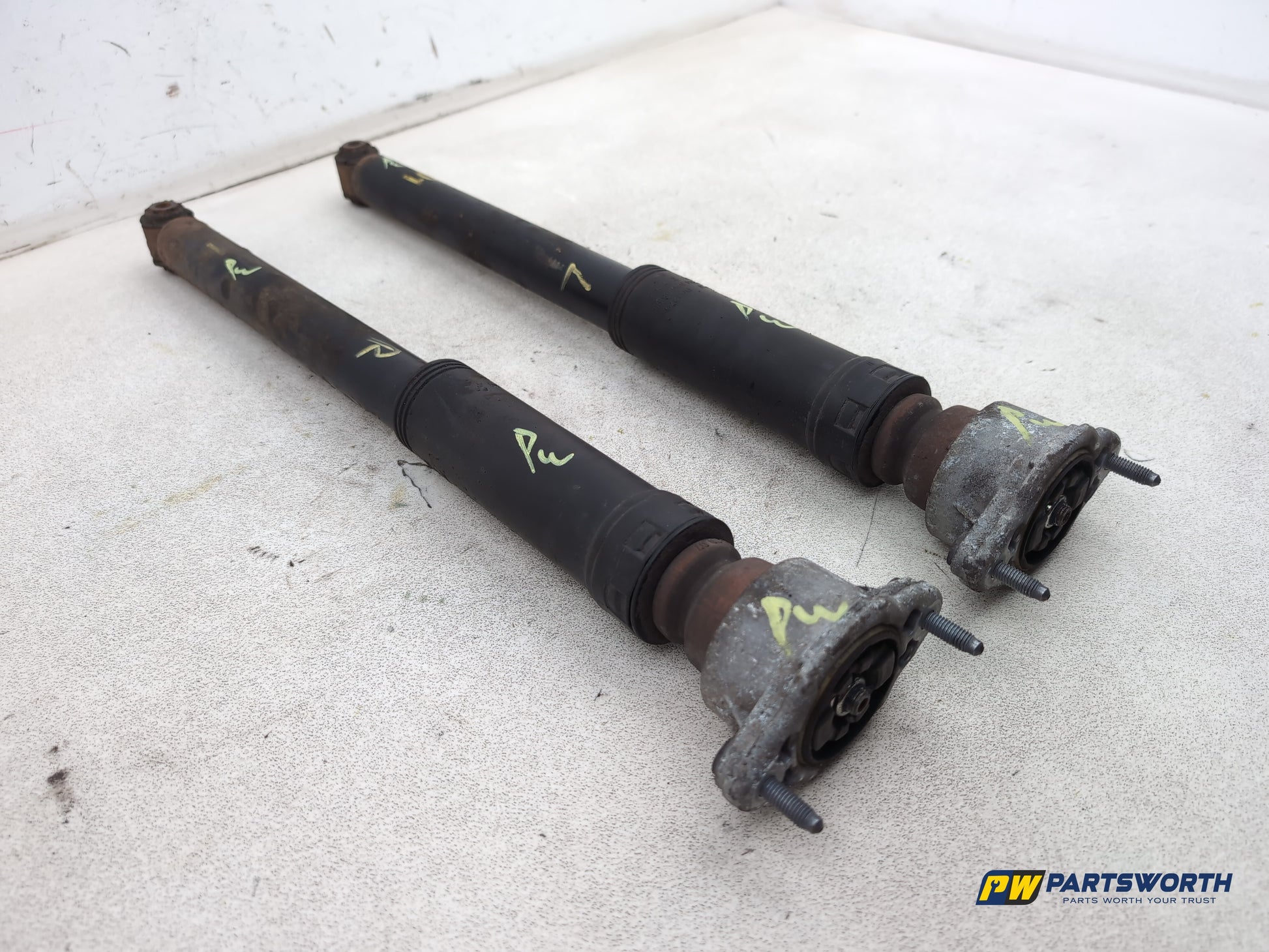 Mercedes-Benz E220 E-Class W212 Rear Shock Absorber Pair A2043260598 2009-2013 - photo 4
