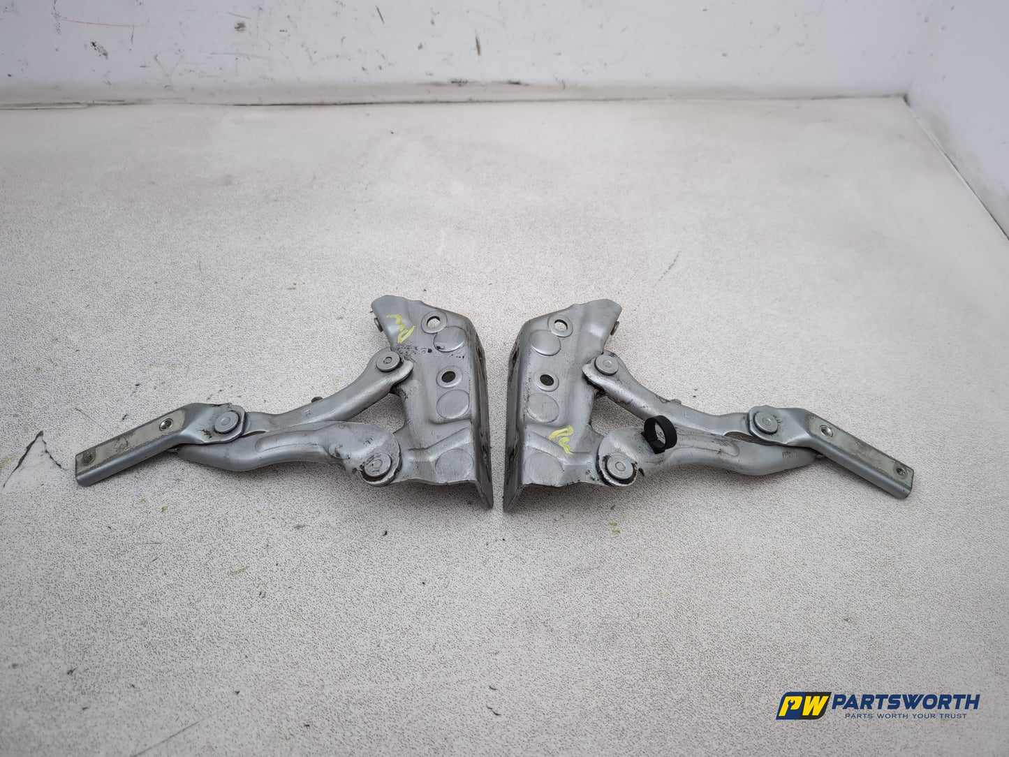 Mercedes-Benz B200 B-Class W245 Bonnet Hinges Pair A1698800328 2005-2011 - photo 10