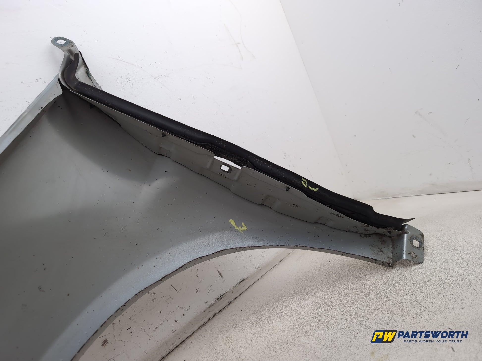 Wing Front RH 10