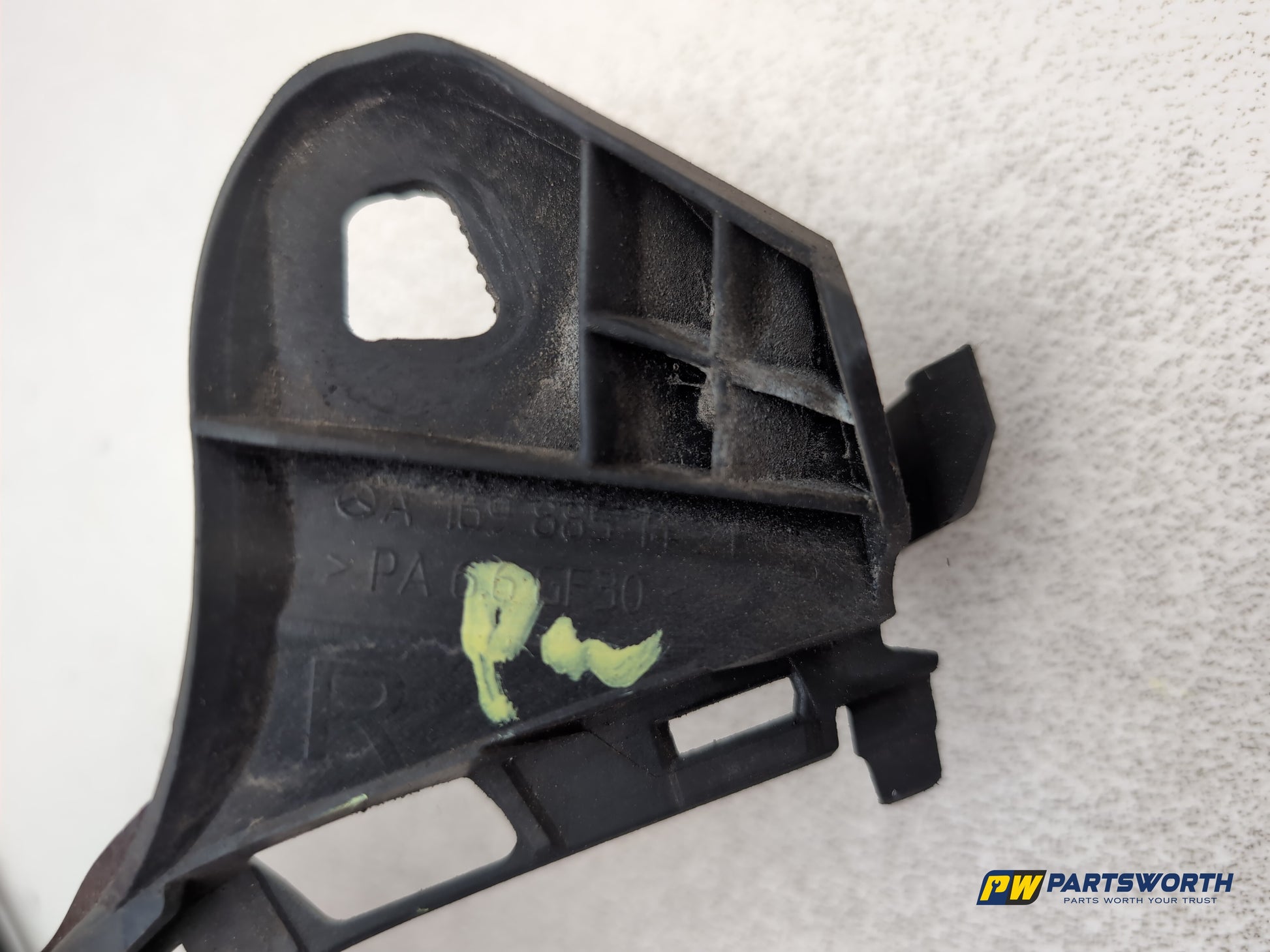 Mercedes-Benz B200 B-Class W245 Rear Bumper Bracket Set A1698851421 2005-2011 - photo 4