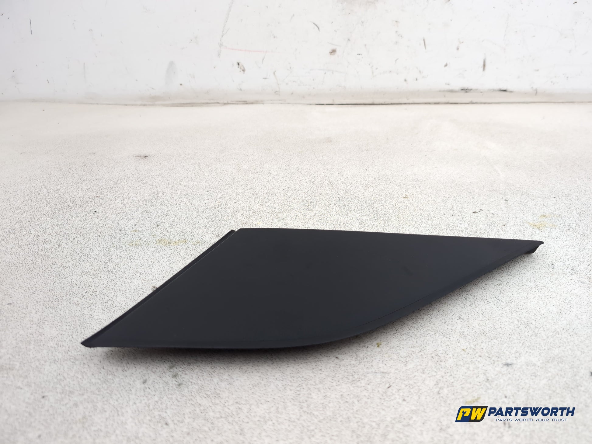 Mercedes-Benz B200 B-Class W245 Front Wing Trim Passenger Side A1696904087 - photo 4