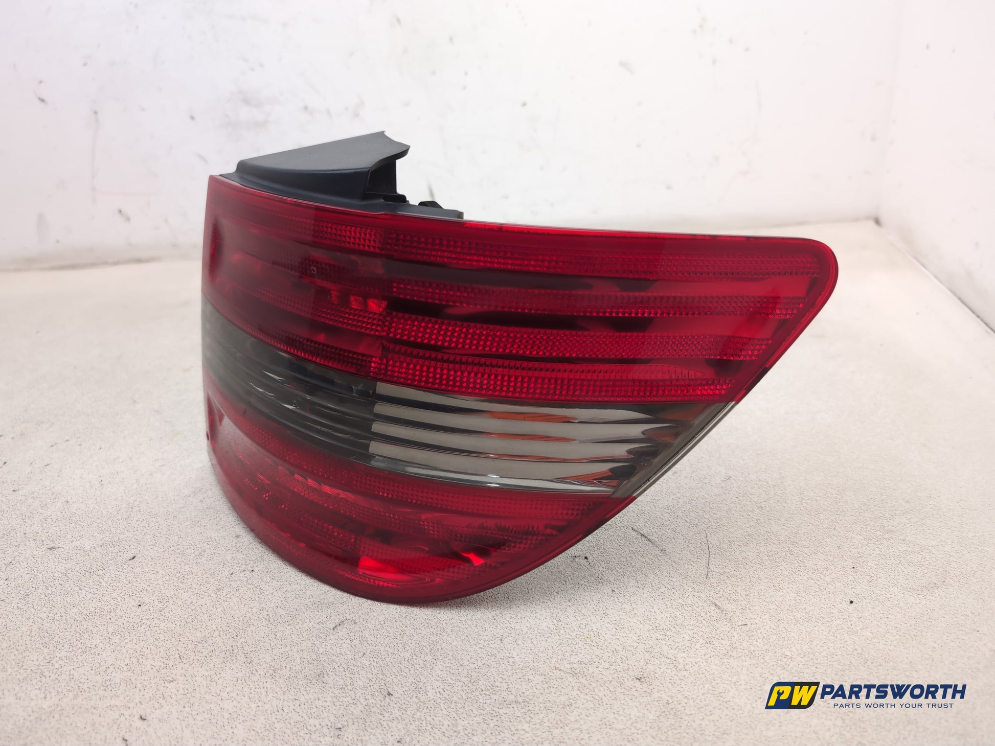Mercedes-Benz B200 B-Class W245 Lamp Assembly Rear Rh Driver Side Outer - photo 4