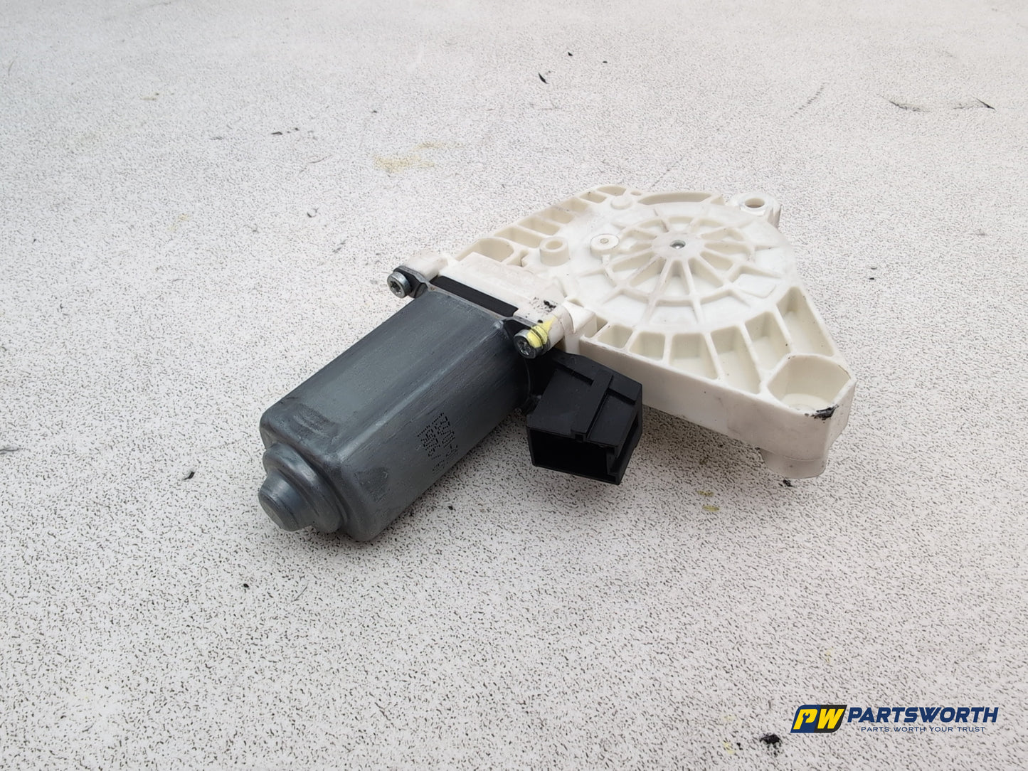 Mercedes-Benz B200 B-Class W245 Rear Door Window Motor Left Side A1698201942 - photo 10