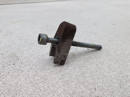 Mercedes-Benz B200 B-Class W245 2.0l Diesel Fuel Injecor Holding Clamp 2005-2011 - photo 4
