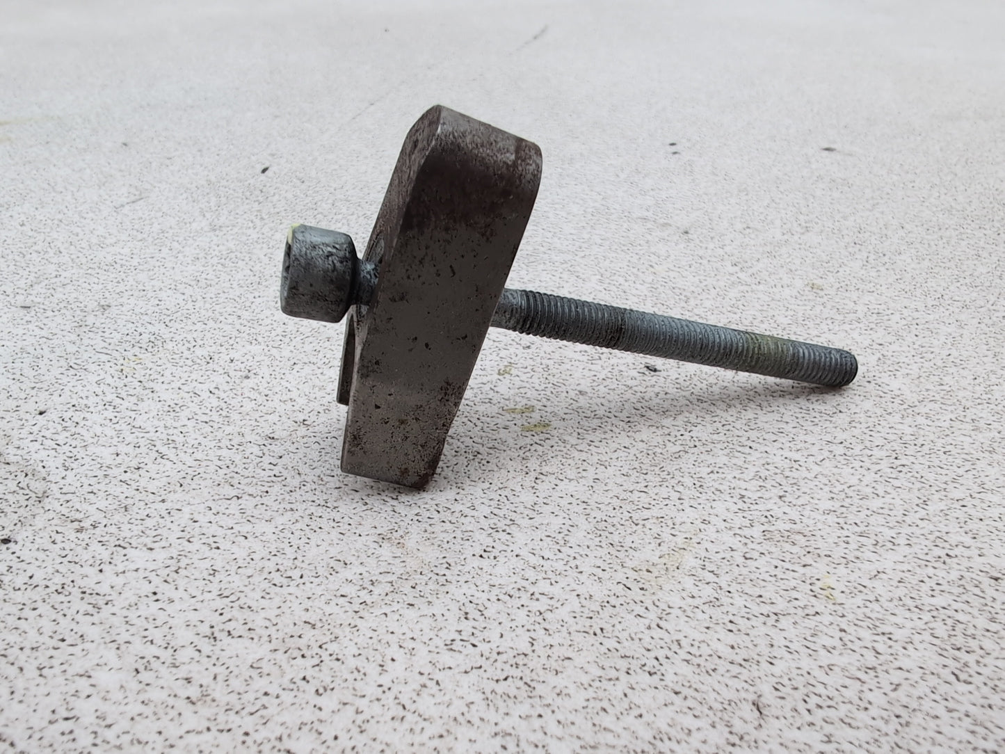 Mercedes-Benz B200 B-Class W245 2.0l Diesel Fuel Injecor Holding Clamp 2005-2011 - photo 4
