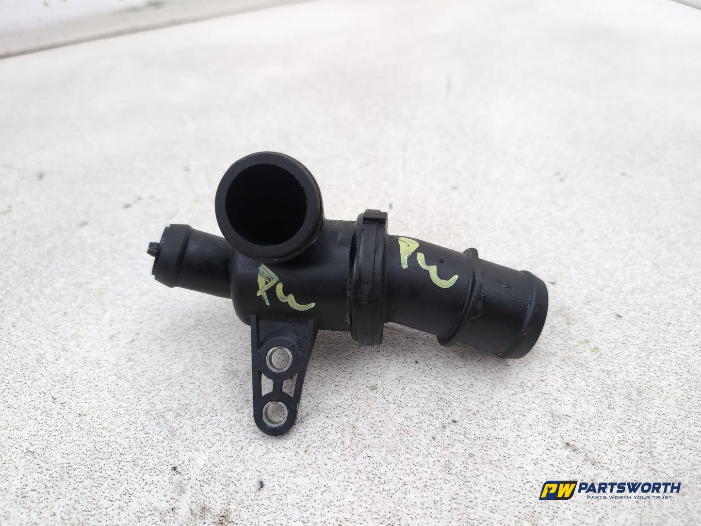Mercedes-Benz B200 B-Class W245 2.0l Diesel Thermostat Housing A6402000515 - photo 4